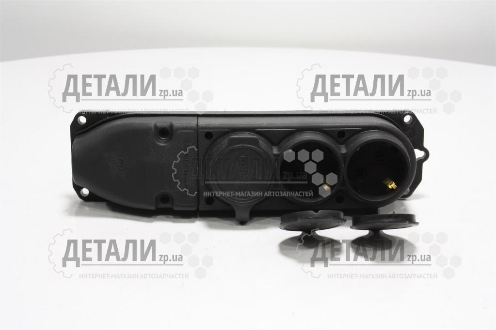 Розетка зовнішня потрійна з кришкою каучукова TAKEL